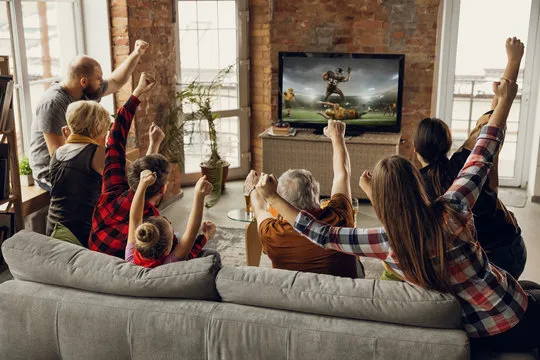iptv service 2025 streaming on smart tv