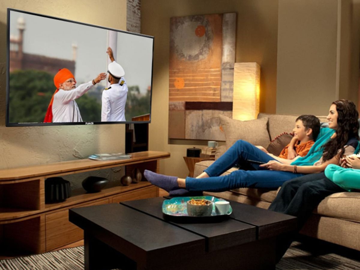 IPTV Live TV UK vs Satellite comparison in 2026